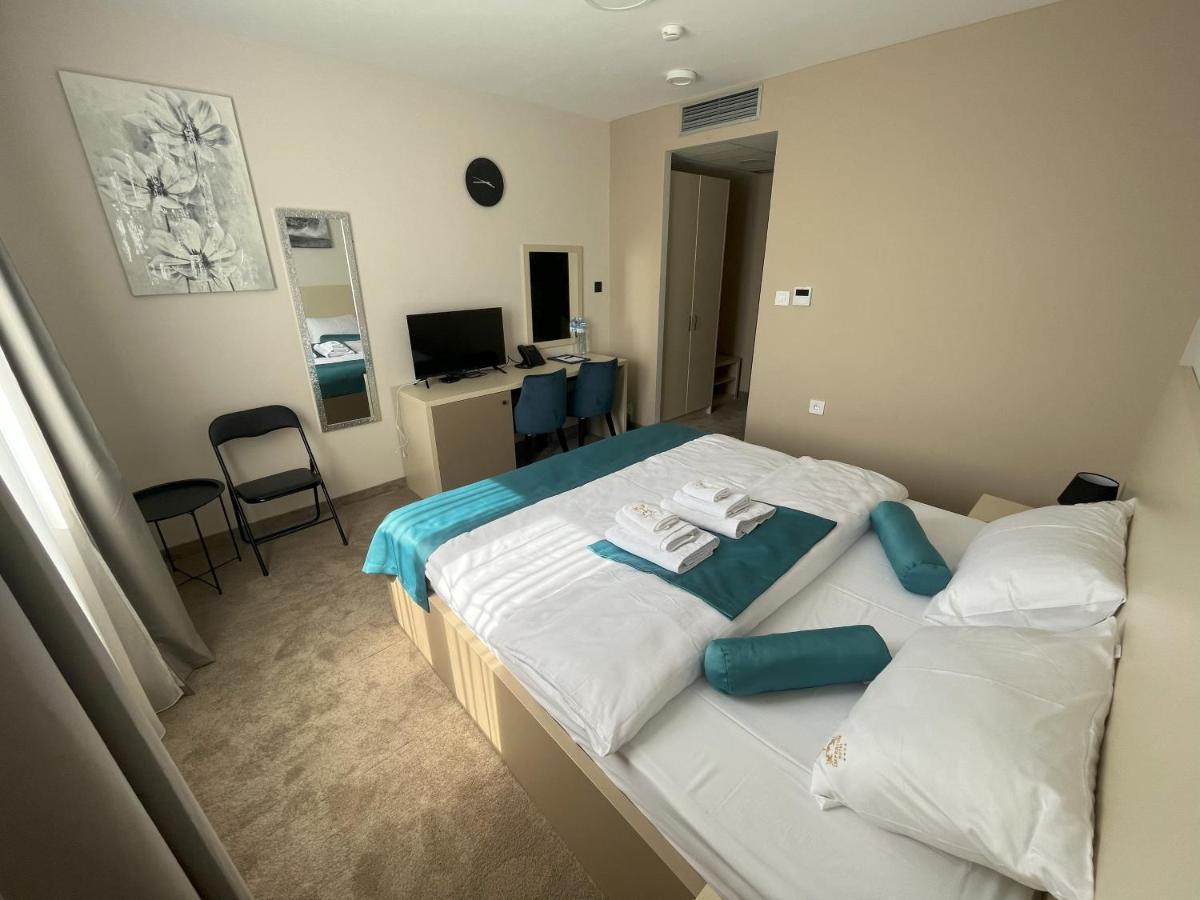 Garni Hotel Imperium סובוטיקה מראה חיצוני תמונה