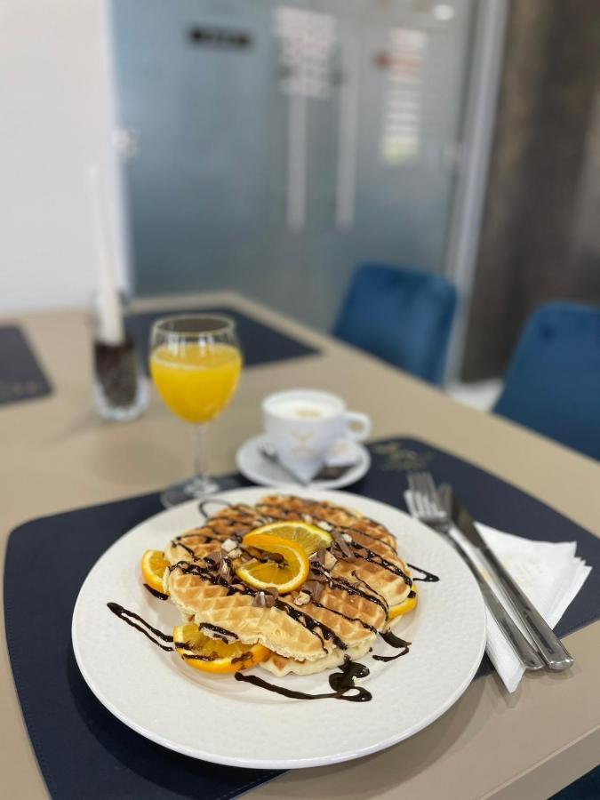 Garni Hotel Imperium סובוטיקה מראה חיצוני תמונה